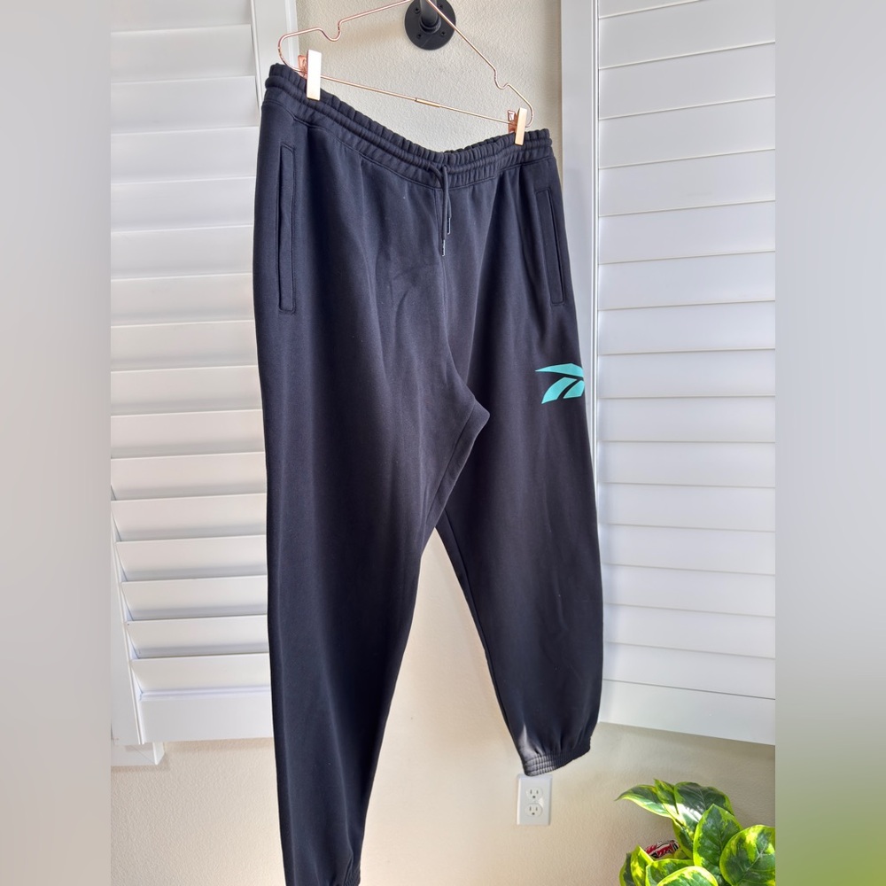 Reebok Men's Black Jogger Pants. Size 2XL